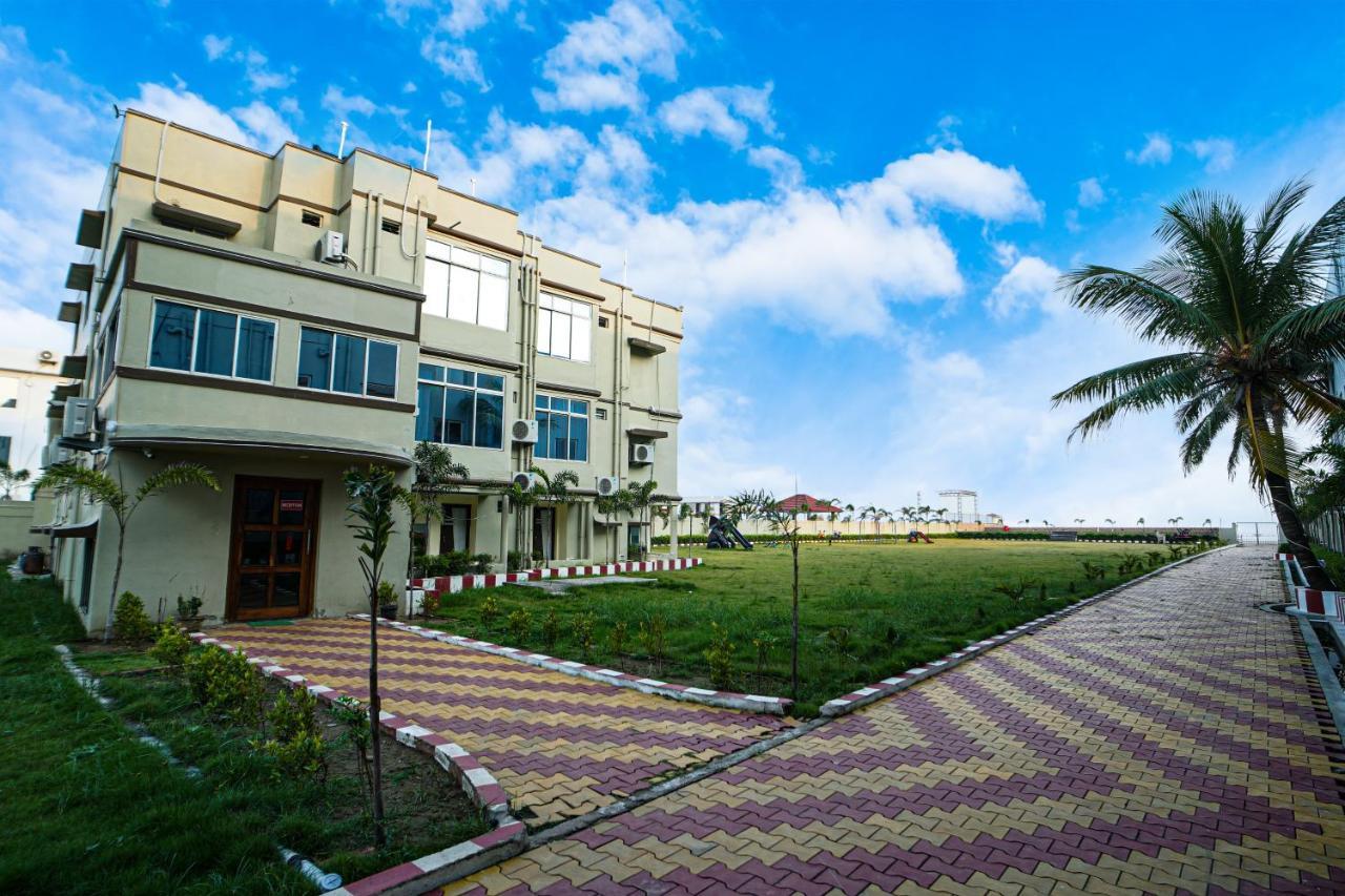 Silver Sand Eco Resort !! Beachfront !! With Biggest Pool And Huge Open Area !! Ideal For Weddings !! Couple Friendly !! Mandarmani Exterior photo