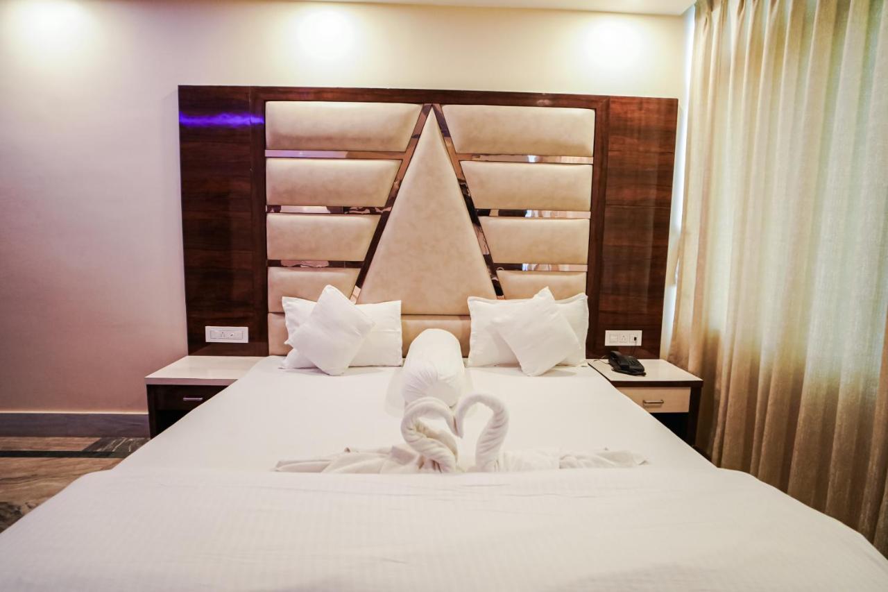 Silver Sand Eco Resort !! Beachfront !! With Biggest Pool And Huge Open Area !! Ideal For Weddings !! Couple Friendly !! Mandarmani Exterior photo