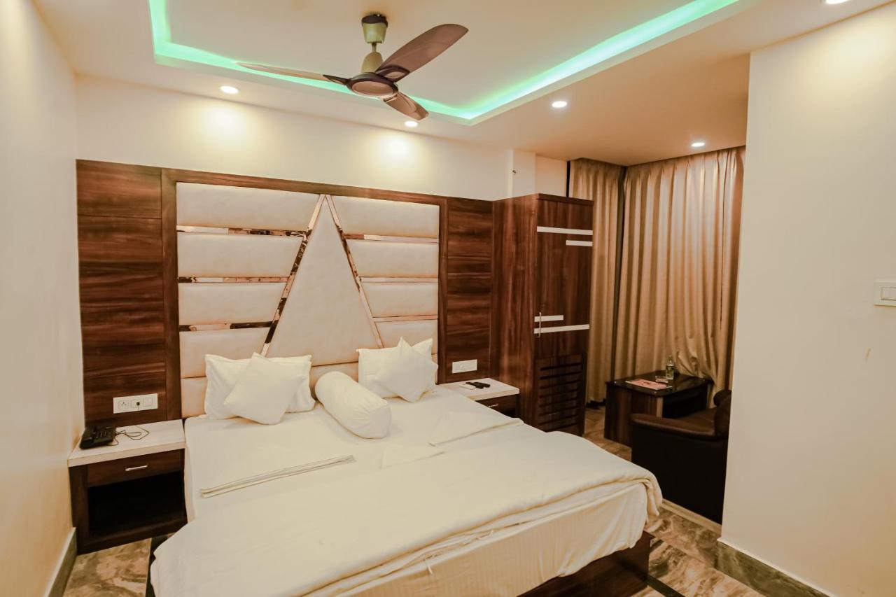 Silver Sand Eco Resort !! Beachfront !! With Biggest Pool And Huge Open Area !! Ideal For Weddings !! Couple Friendly !! Mandarmani Exterior photo