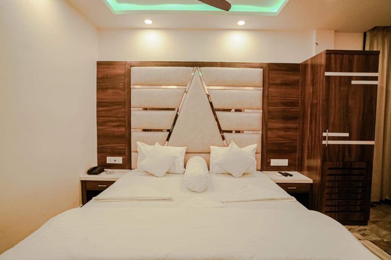Silver Sand Eco Resort !! Beachfront !! With Biggest Pool And Huge Open Area !! Ideal For Weddings !! Couple Friendly !! Mandarmani Exterior photo