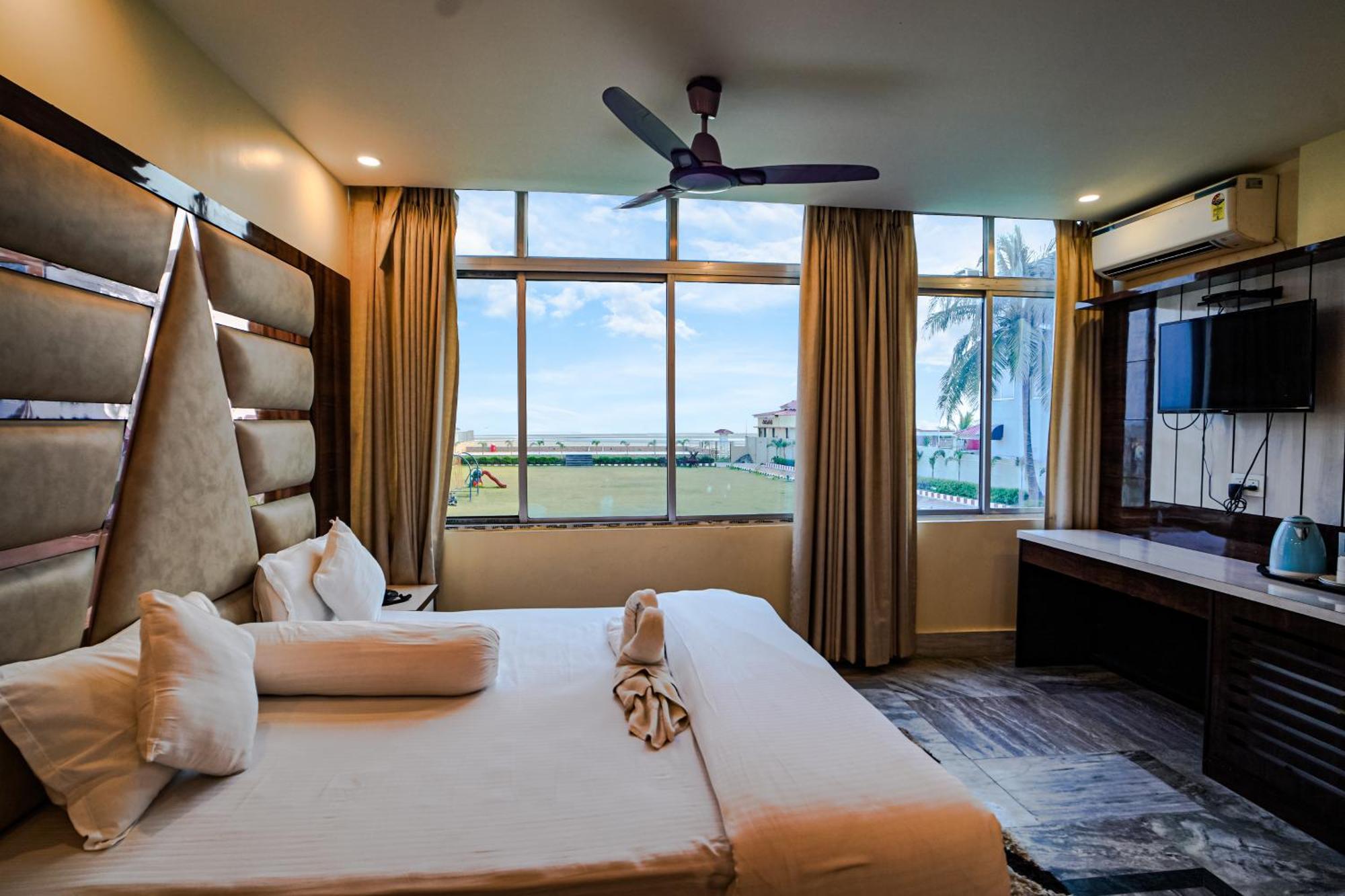 Silver Sand Eco Resort !! Beachfront !! With Biggest Pool And Huge Open Area !! Ideal For Weddings !! Couple Friendly !! Mandarmani Exterior photo